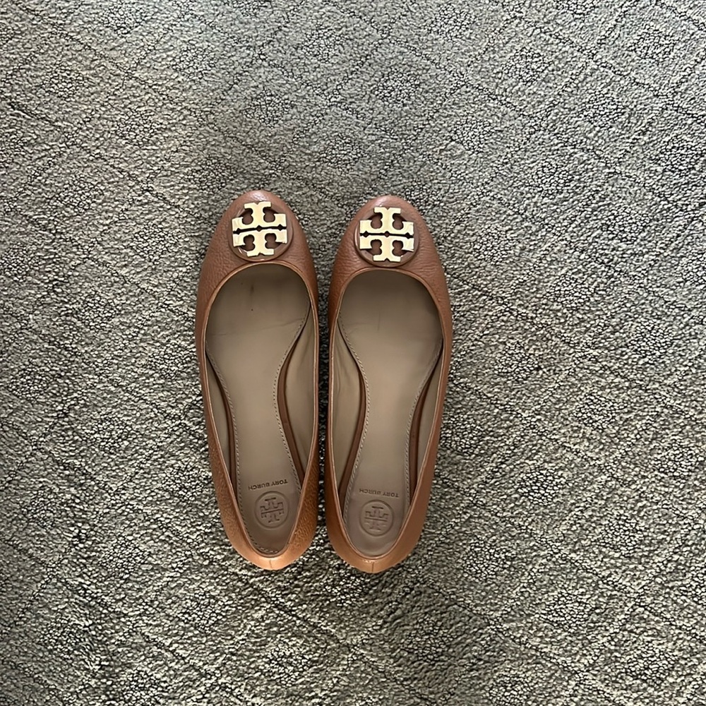 Tory Burch Reva flats in camel size 9